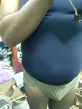 Snapshot of ShelfyOfferer chatting on December 14, 2025, 6:34 pm ShelfyOfferer online show from December 14, 2025, 6:34 pm