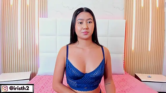 Snapshot of Iris_Thompson_ chatting on October 25, 2025, 4:42 am Iris Thompson  online show from October 25, 2025, 4:42 am
