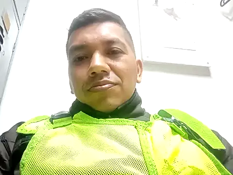 Snapshot of angelito0219 chatting on January 5, 2025, 4:14 am angelito0219 online show from January 5, 2025, 4:14 am
