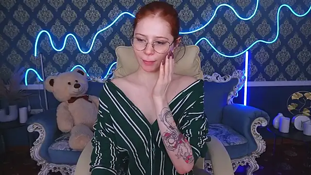 Snapshot of Sasha_Exclusive chatting on September 22, 2025, 1:02 pm Sasha Exclusive online show from September 22, 2025, 1:02 pm