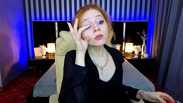 Snapshot of Sasha_Exclusive chatting on October 20, 2025, 6:52 pm Sasha Exclusive online show from October 20, 2025, 6:52 pm