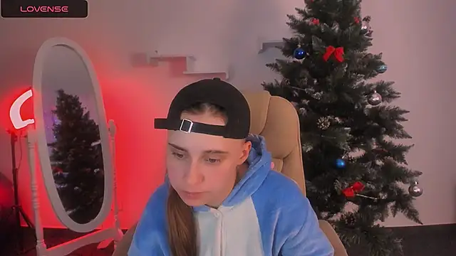 Dolly  Queen  online show from December 9, 2024, 2:24 am