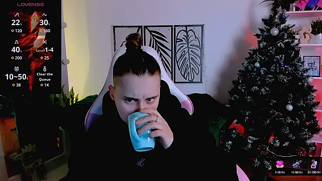 Dolly  Queen  online show from January 13, 2025, 8:15 pm