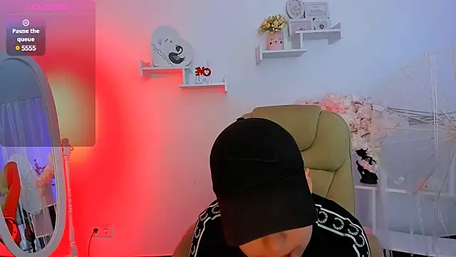 Dolly  Queen  online show from February 11, 2025, 9:25 pm