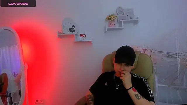 Dolly  Queen  online show from February 13, 2025, 12:24 am