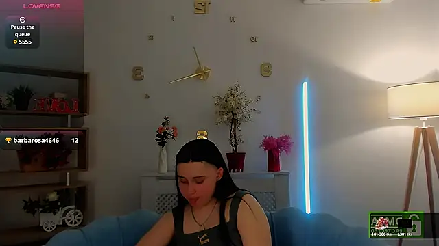 Dolly  Queen  online show from February 22, 2025, 1:00 am