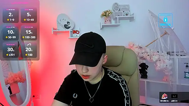 Dolly  Queen  online show from February 24, 2025, 8:47 pm