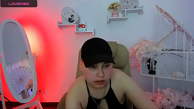 Dolly  Queen  online show from March 4, 2025, 11:22 pm