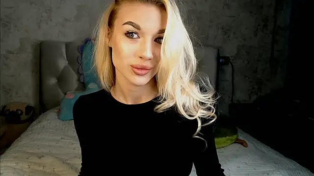 Snapshot of Ella_Milla chatting on April 7, 2026, 12:49 pm Ella Milla online show from April 7, 2026, 12:49 pm