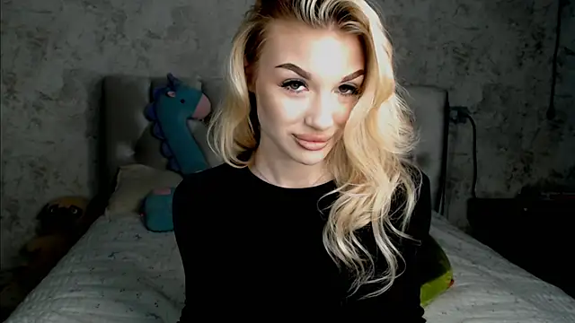 Snapshot of Ella_Milla chatting on April 16, 2026, 1:56 pm Ella Milla online show from April 16, 2026, 1:56 pm