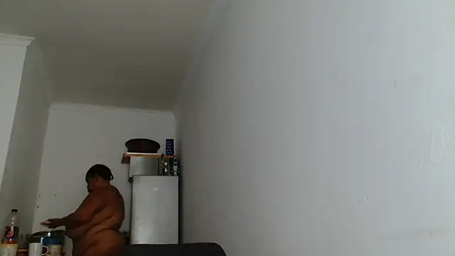 Hugetittiesxx2 online show from February 22, 2026, 4:35 am