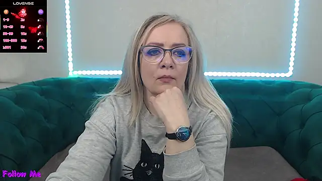 IvanaCharm online show from April 25, 2026, 3:42 am