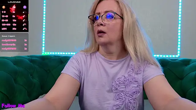 IvanaCharm online show from July 16, 2026, 3:23 am