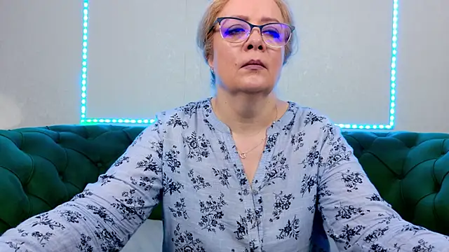 IvanaCharm online show from July 26, 2026, 3:25 am