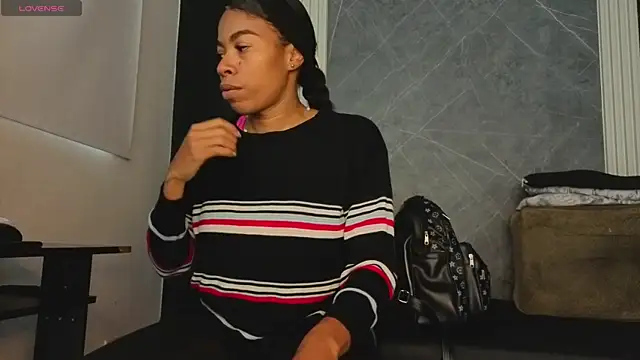 YummyDuooo online show from October 10, 2025, 12:04 pm