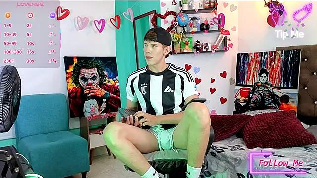 flowers18 online show from September 25, 2025, 10:46 pm