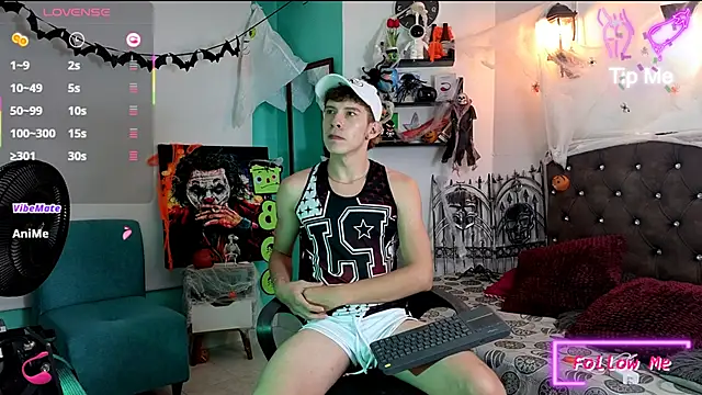 flowers18 online show from October 28, 2025, 10:45 pm