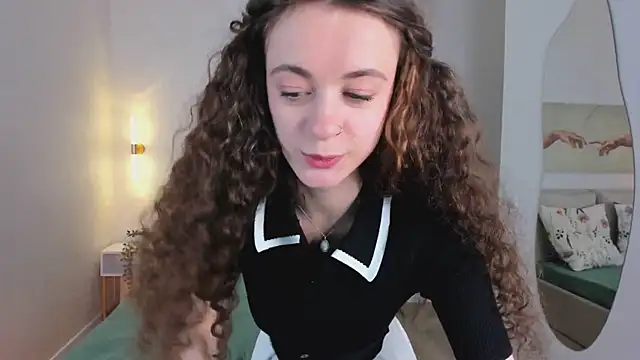 Curly Moon online show from June 20, 2026, 2:42 pm