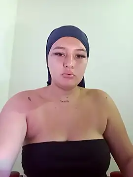 Snapshot of Celeste_camila18 chatting on September 19, 2025, 12:17 pm Celeste camila18 online show from September 19, 2025, 12:17 pm