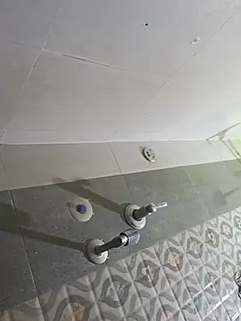 uthaman2271 online show from November 14, 2025, 4:28 pm