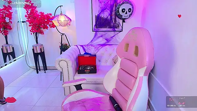 Snapshot of Miia_bela chatting on October 29, 2025, 7:48 pm Miia bela online show from October 29, 2025, 7:48 pm