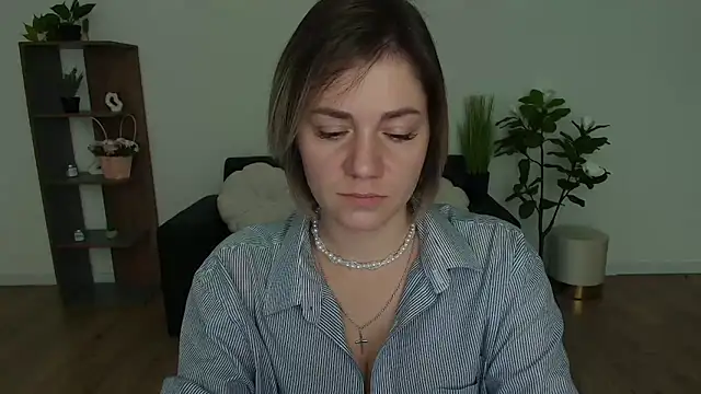 MariaSttone online show from December 6, 2024, 3:00 pm