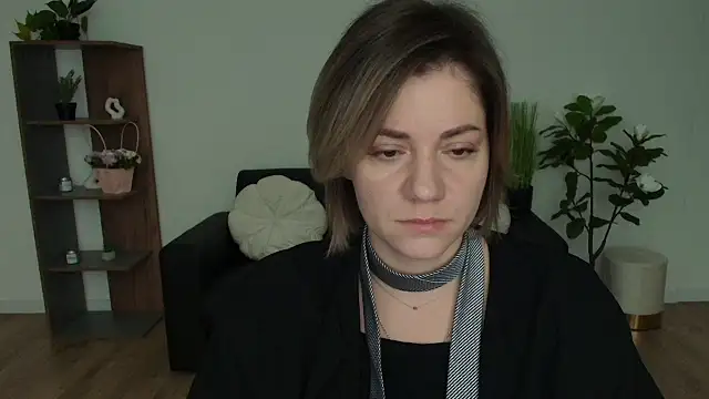 MariaSttone online show from December 10, 2024, 8:51 am