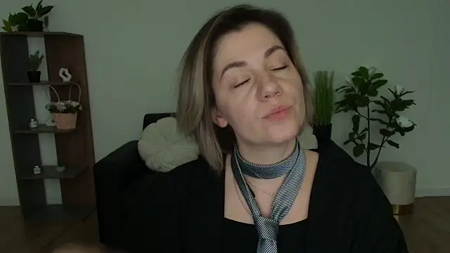 MariaSttone online show from December 10, 2024, 11:54 am