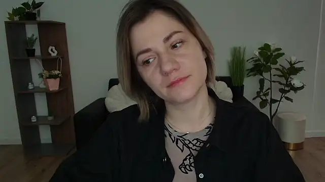 MariaSttone online show from December 17, 2024, 10:55 am