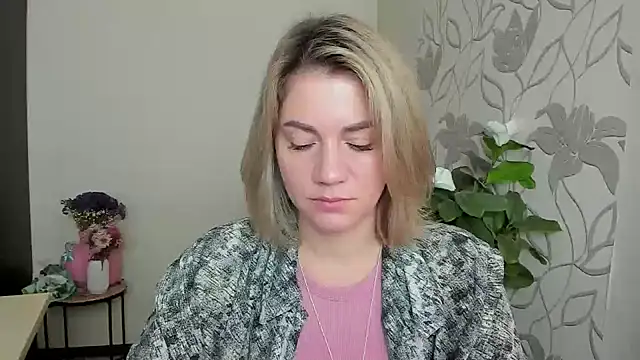 MariaSttone online show from September 24, 2025, 9:23 am