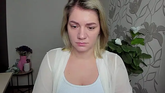 MariaSttone online show from October 25, 2025, 1:40 pm