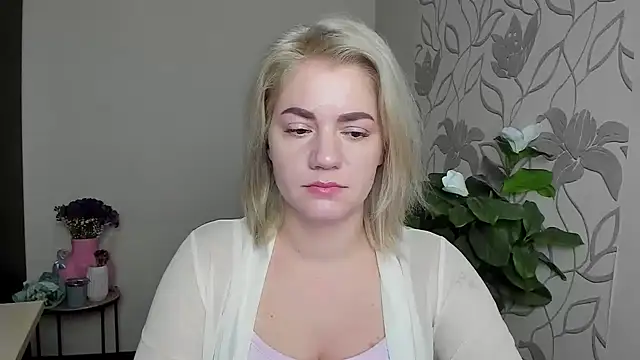 MariaSttone online show from November 15, 2025, 11:51 am