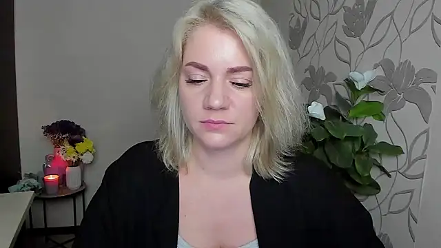 MariaSttone online show from November 19, 2025, 7:14 pm