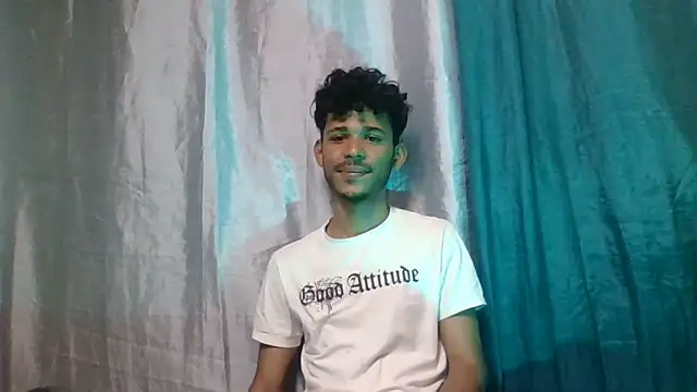 Luckbigcock64 online show from December 20, 2024, 5:51 pm
