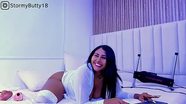 Snapshot of StormyButty18 chatting on March 15, 2025, 4:13 am StormyButty18 online show from March 15, 2025, 4:13 am