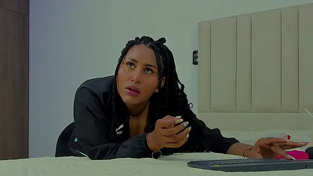 Snapshot of StormyButty18 chatting on November 2, 2025, 1:30 am StormyButty18 online show from November 2, 2025, 1:30 am