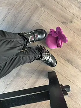 FeetVibe online show from February 12, 2026, 7:36 am