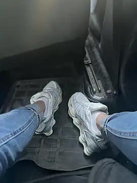 FeetVibe online show from April 24, 2026, 4:26 am