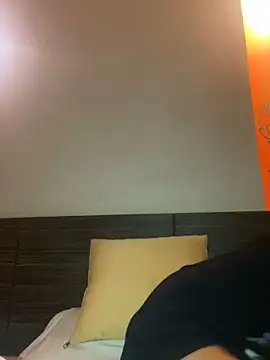 English-Chloe96 online show from March 19, 2025, 1:40 pm