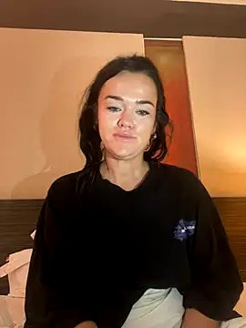 English-Chloe96 online show from October 13, 2025, 4:23 am