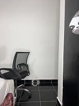 prettiepearl online show from November 27, 2025, 11:51 pm