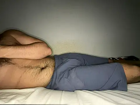 Snapshot of little2026 chatting on September 21, 2025, 9:49 pm little2026 online show from September 21, 2025, 9:49 pm