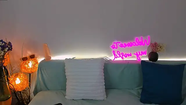 sindy chiks1 online show from December 19, 2025, 7:37 am