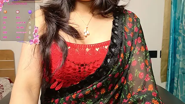 Punjabi Queen1 online show from November 26, 2025, 10:44 pm