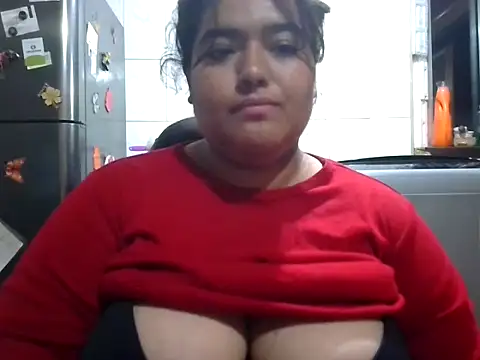 missaaprilv online show from February 13, 2025, 4:11 am