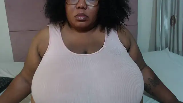 DAIRYBELLELIZxx online show from December 18, 2024, 5:00 pm