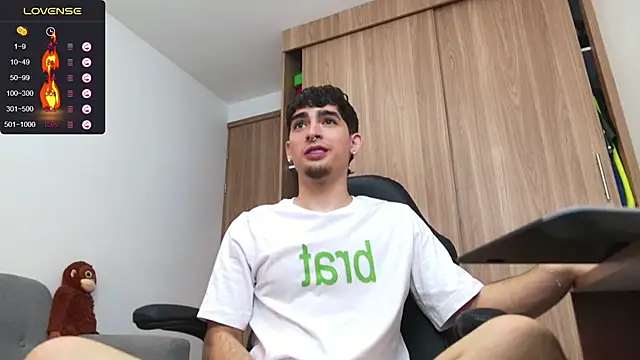 Snapshot of zenn_rush1 chatting on December 18, 2024, 12:07 pm zenn rush1 online show from December 18, 2024, 12:07 pm