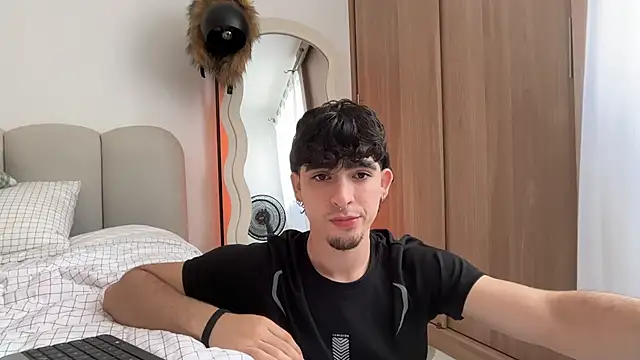 zenn rush1 online show from December 4, 2025, 1:53 pm