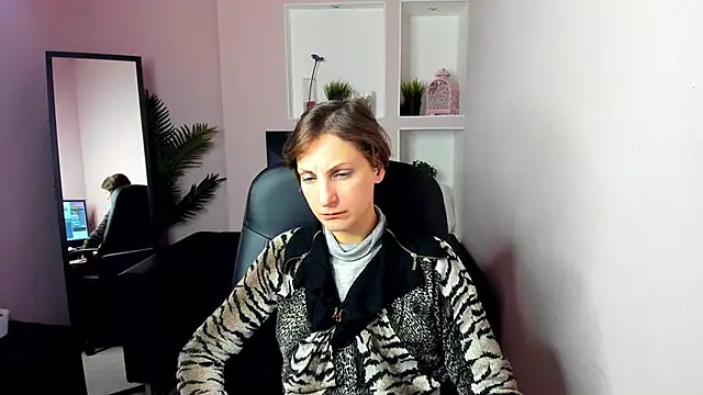 AuroraScript online show from December 19, 2024, 3:40 am