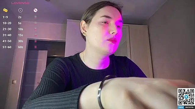 Maria Bowie online show from May 2, 2026, 4:39 am